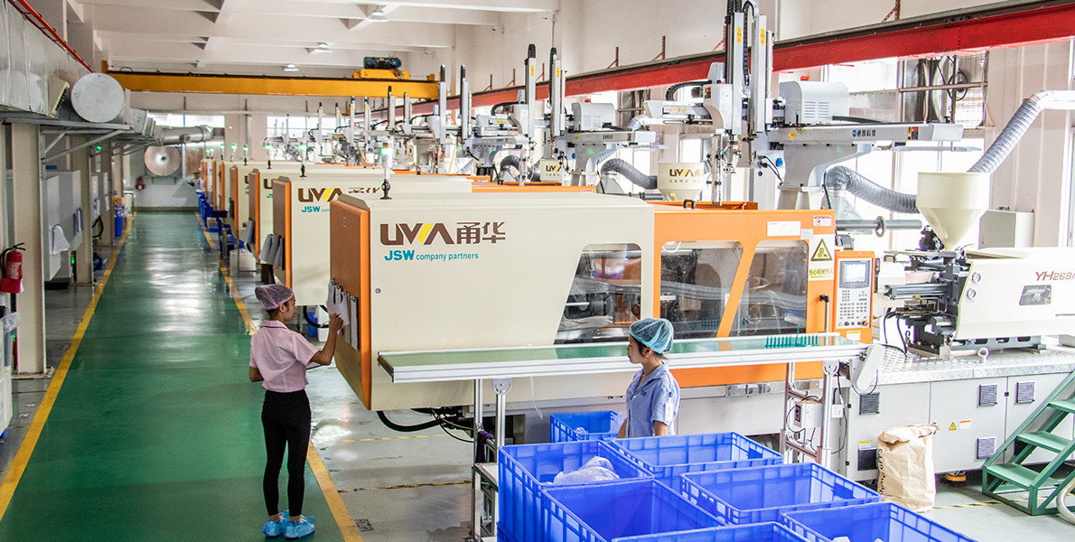 Cosmetic Packaging Manufacturer | 15+ Years OEM/ODM Spray & Lotion Bottles