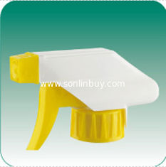 China Fashionable yellow high quality trigger sprayer for cleaning supplier