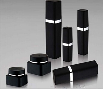 Black Cosmetic Packaging Acrylic Lotion Bottle