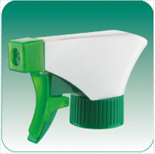 Green Plastic Trigger sprayer for automative care products